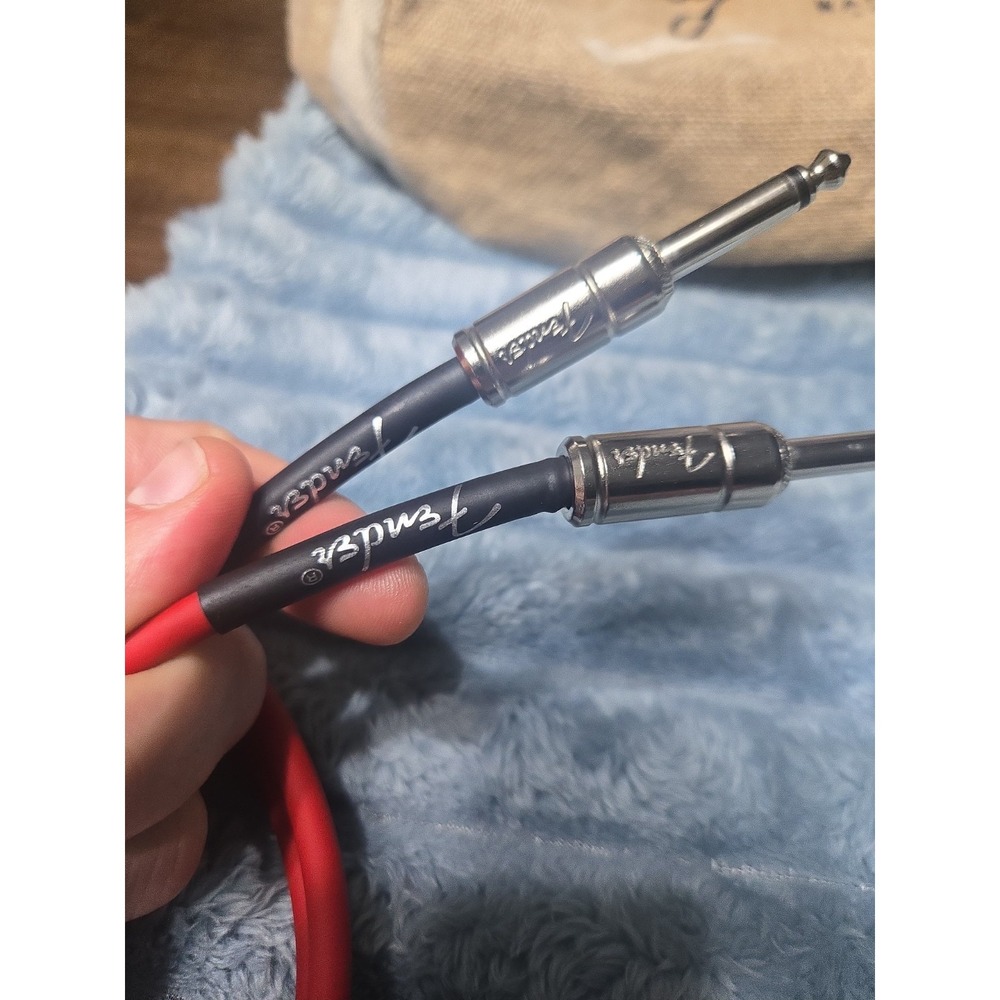 Fender Contour Series 15ft Cherry Red 1/4" Guitar Instrument Cable